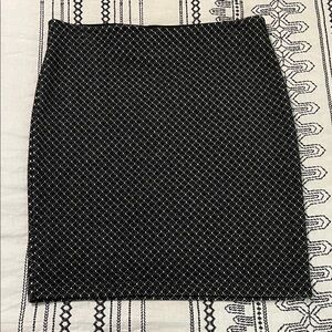 LOFT Black and White Geometric Pencil Skirt